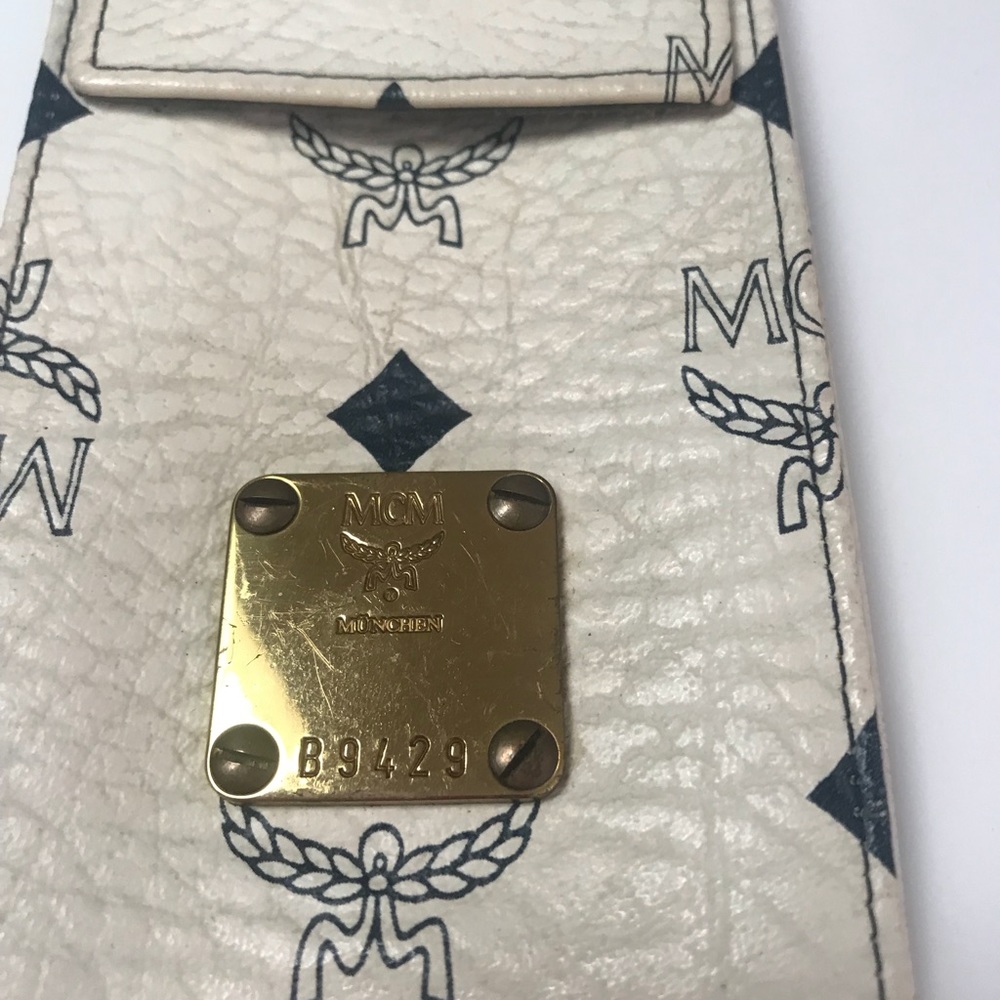 MCM vintage white & Navy Cigarette holder